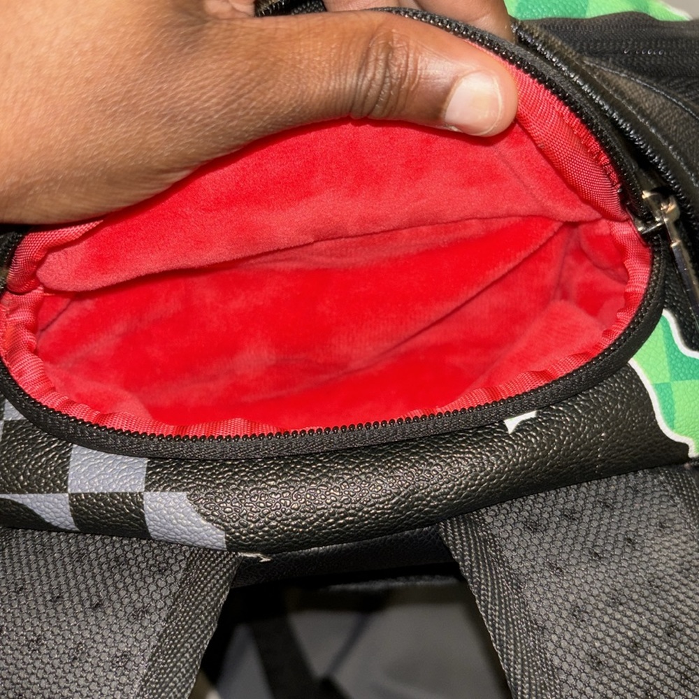 backpack - Picture 7 of 9